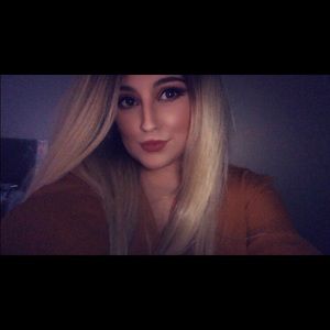 Meet your Posher, Courtney